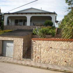 Вилла EVA с бассейном, расположенная в урбанизации Lloret Blau в 6 км от Льорет де Мар.