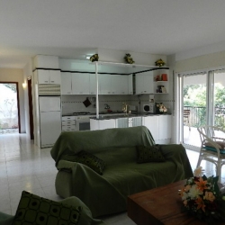 Вилла EVA с бассейном, расположенная в урбанизации Lloret Blau в 6 км от Льорет де Мар.