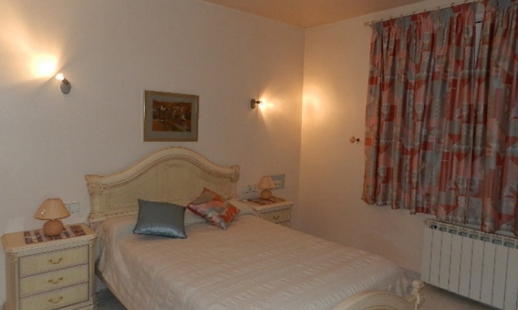 Вилла ROSA BLANCA с бассейном, расположенная в урбанизации Льорет Блау в 6 км от Льорет де Мар