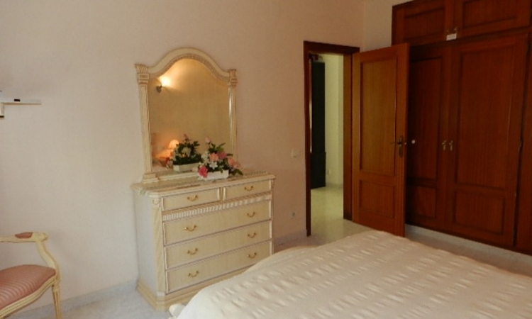 Villa ROSA BLANCA with pool, located in the urbanization Lloret Blau 6 km from Lloret de Mar