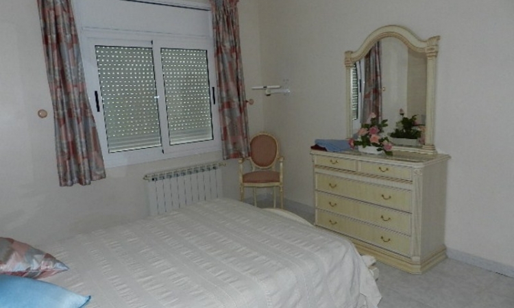 Вилла ROSA BLANCA с бассейном, расположенная в урбанизации Льорет Блау в 6 км от Льорет де Мар