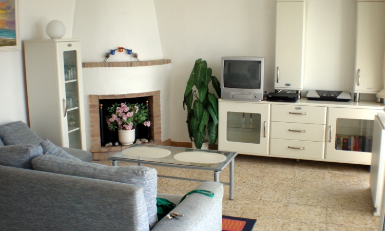 Villa with pool, located in the urbanization of La Kreu de Lloret de 6 km from Lloret de Mar