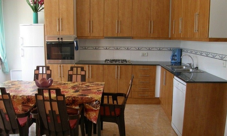 Вилла PRIMAVERA с бассейном, расположенная в урбанизации Льорет Верт в 5 км от Льорет де Мар