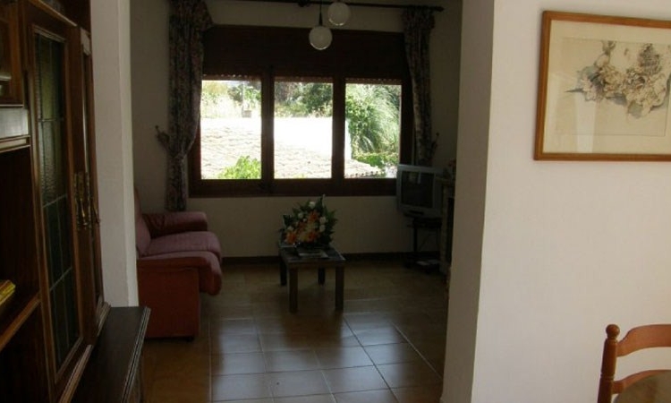 Вилла SOL I PINS с бассейном, расположенная в урбанизации Льорет Блау в 6 км от Льорет де Мар.