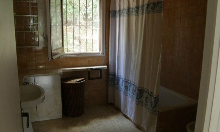 Вилла SOL I PINS с бассейном, расположенная в урбанизации Льорет Блау в 6 км от Льорет де Мар.