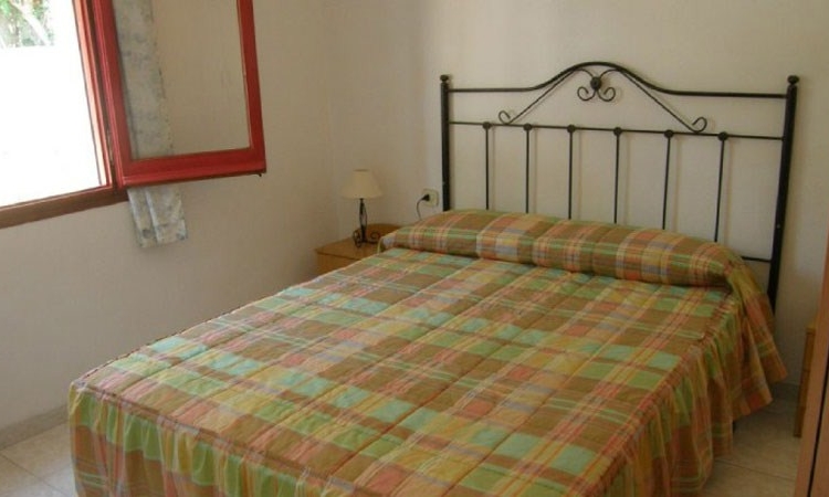 Вилла SOL I PINS с бассейном, расположенная в урбанизации Льорет Блау в 6 км от Льорет де Мар.