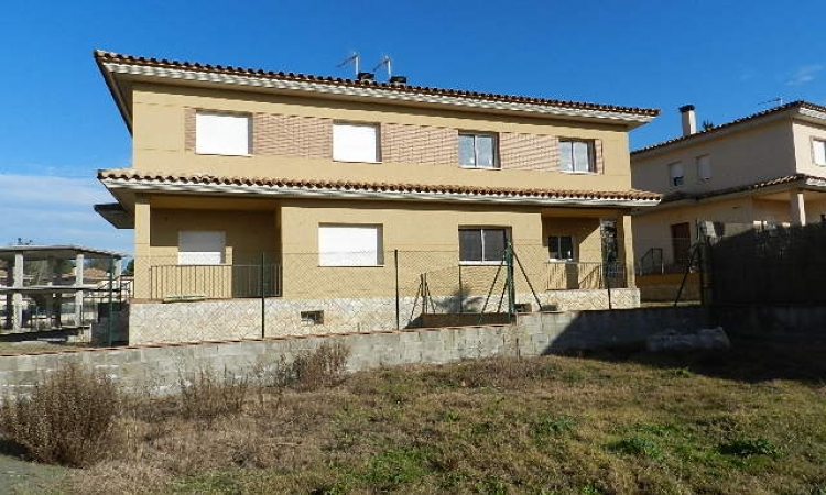 Коттедж в урбанизации Mas Flassia, в тихом жилом районе города Видререс (Vidreres)