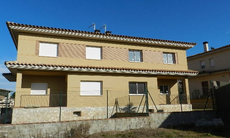 Коттедж в урбанизации Mas Flassia, в тихом жилом районе города Видререс (Vidreres)