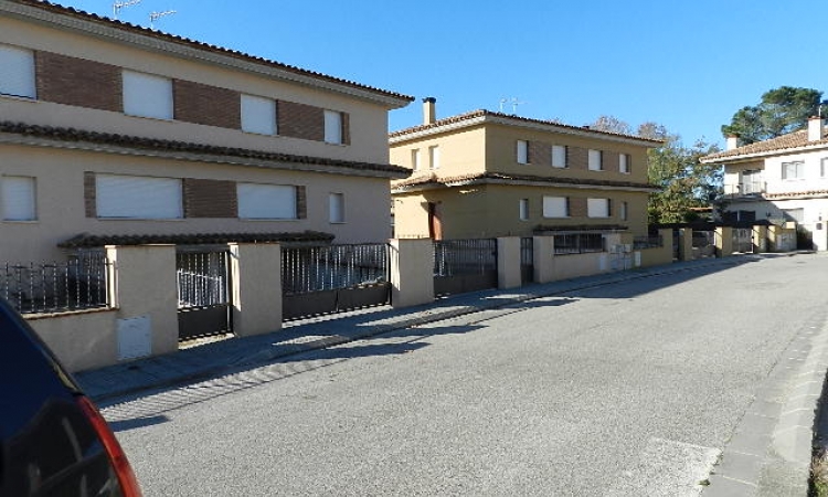 Коттедж в урбанизации Mas Flassia, в тихом жилом районе города Видререс (Vidreres)