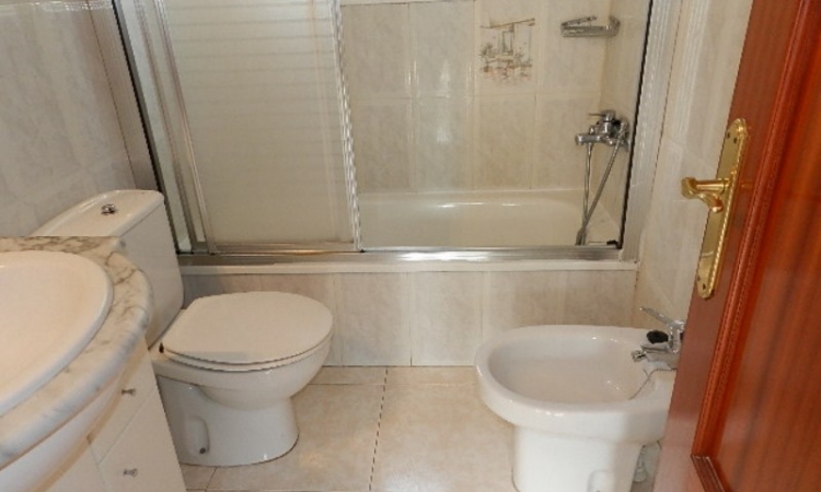 Вилла SOL I PINS с бассейном, расположенная в урбанизации Льорет Блау в 6 км от Льорет де Мар.