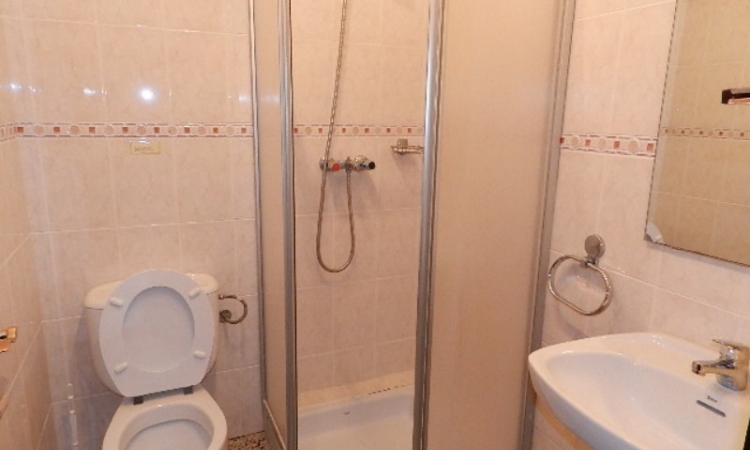 Вилла PRIMAVERA с бассейном, расположенная в урбанизации Льорет Верт в 5 км от Льорет де Мар