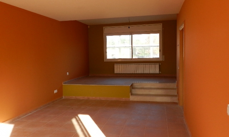 Коттедж в урбанизации Mas Flassia, в тихом жилом районе города Видререс (Vidreres)