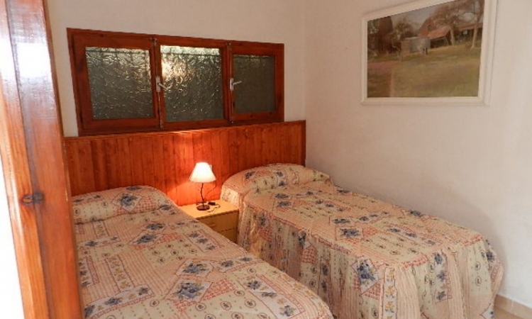 Вилла PRIMAVERA с бассейном, расположенная в урбанизации Льорет Верт в 5 км от Льорет де Мар