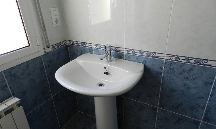 Коттедж в урбанизации Mas Flassia, в тихом жилом районе города Видререс (Vidreres)